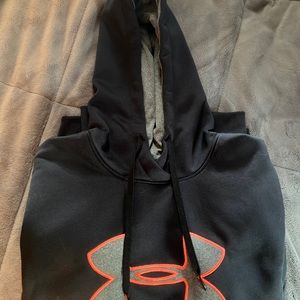 UNDER ARMOUR SWEATSHIRT